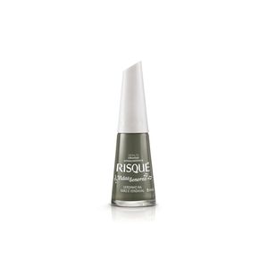 Esmalte Risqué Verdinho Na Mão É Vendaval